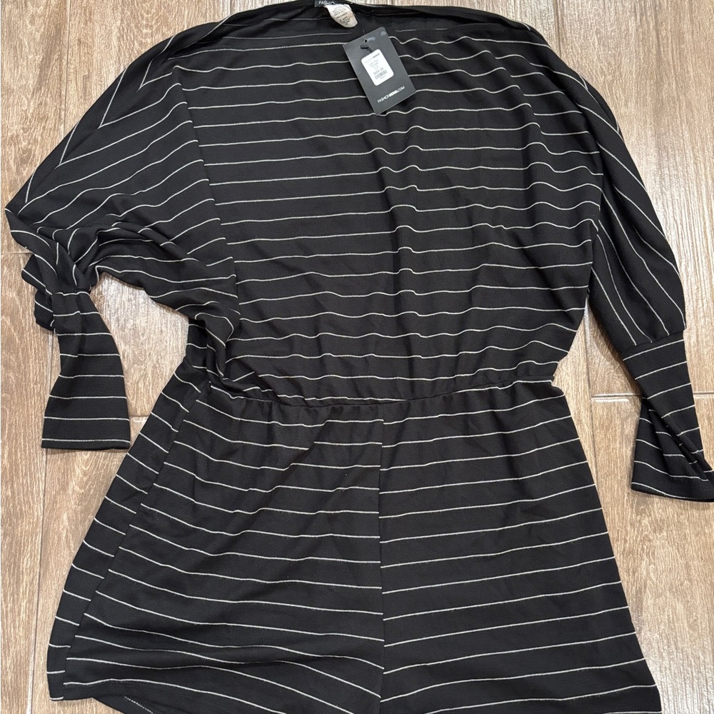 Fashion Nova women’s 2x long‎ sleeve Black Striped Romper Shorts NWT